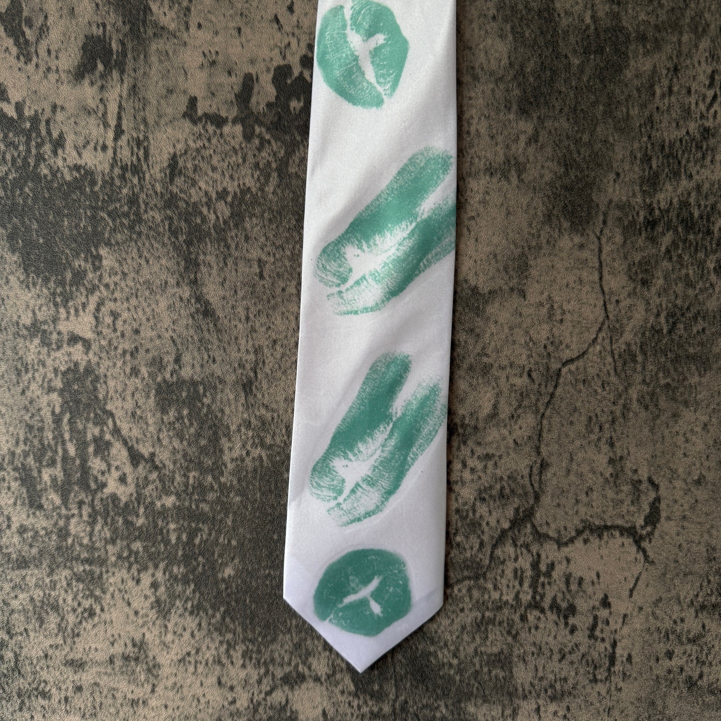 KISS TIES