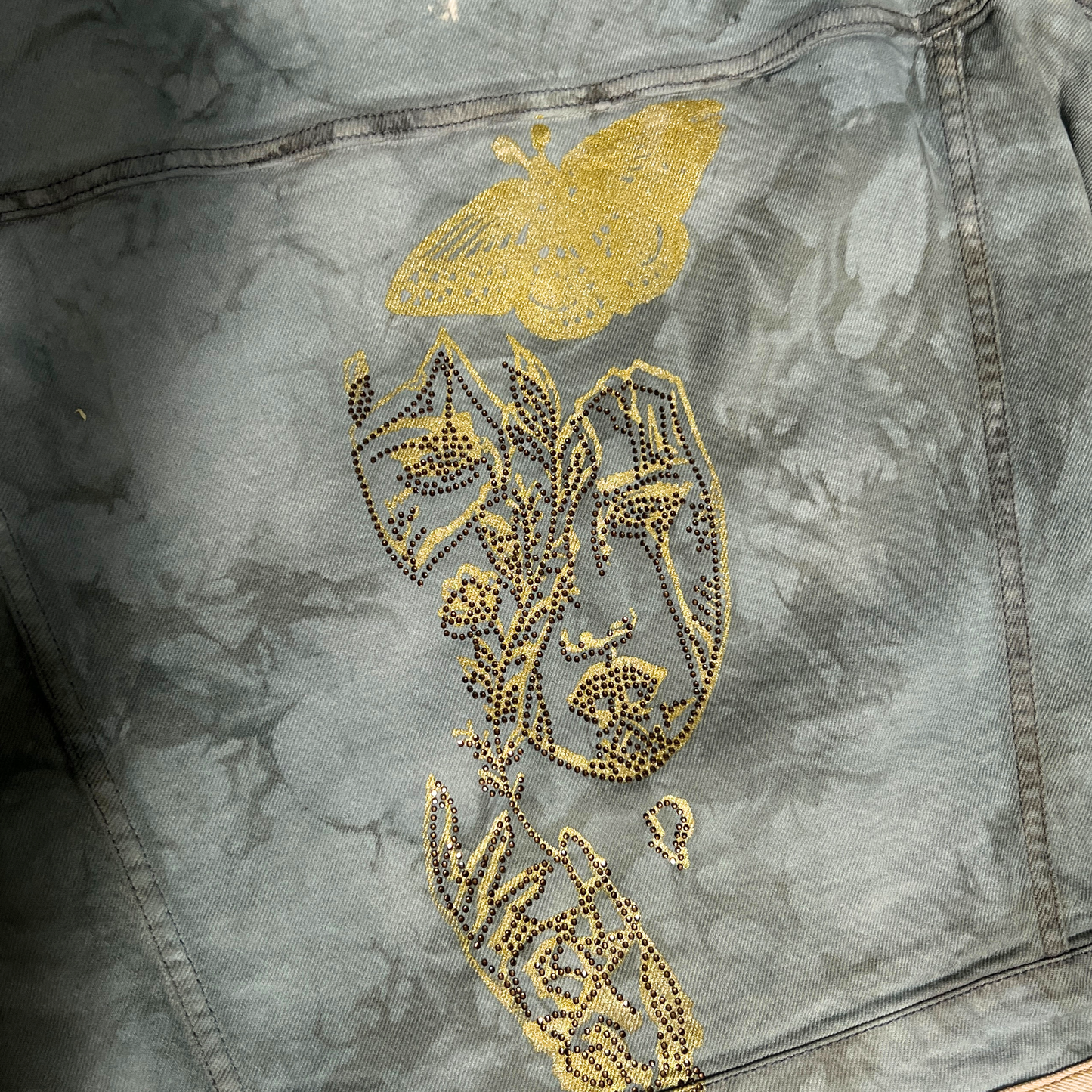 Guilded face